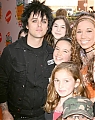 165850_2006-04-01_-_Nickelodeon_Kid__s_Choice_Awards_-_Orange_Carpet_-_056.jpg