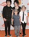 170410_2006-04-01_-_Nickelodeon_Kid__s_Choice_Awards_-_Orange_Carpet_-_062.jpg